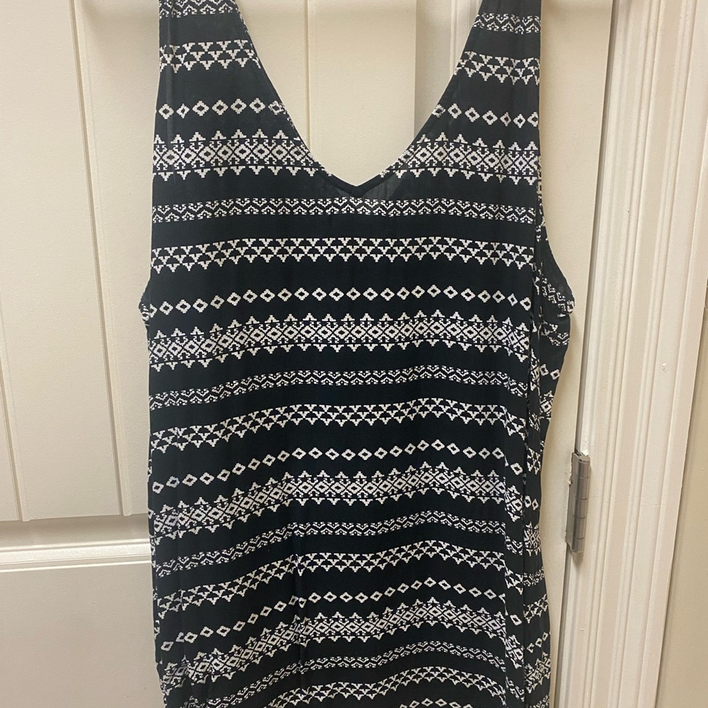 Gap Tank-Size XL-Black/White - Picture 2 of 3